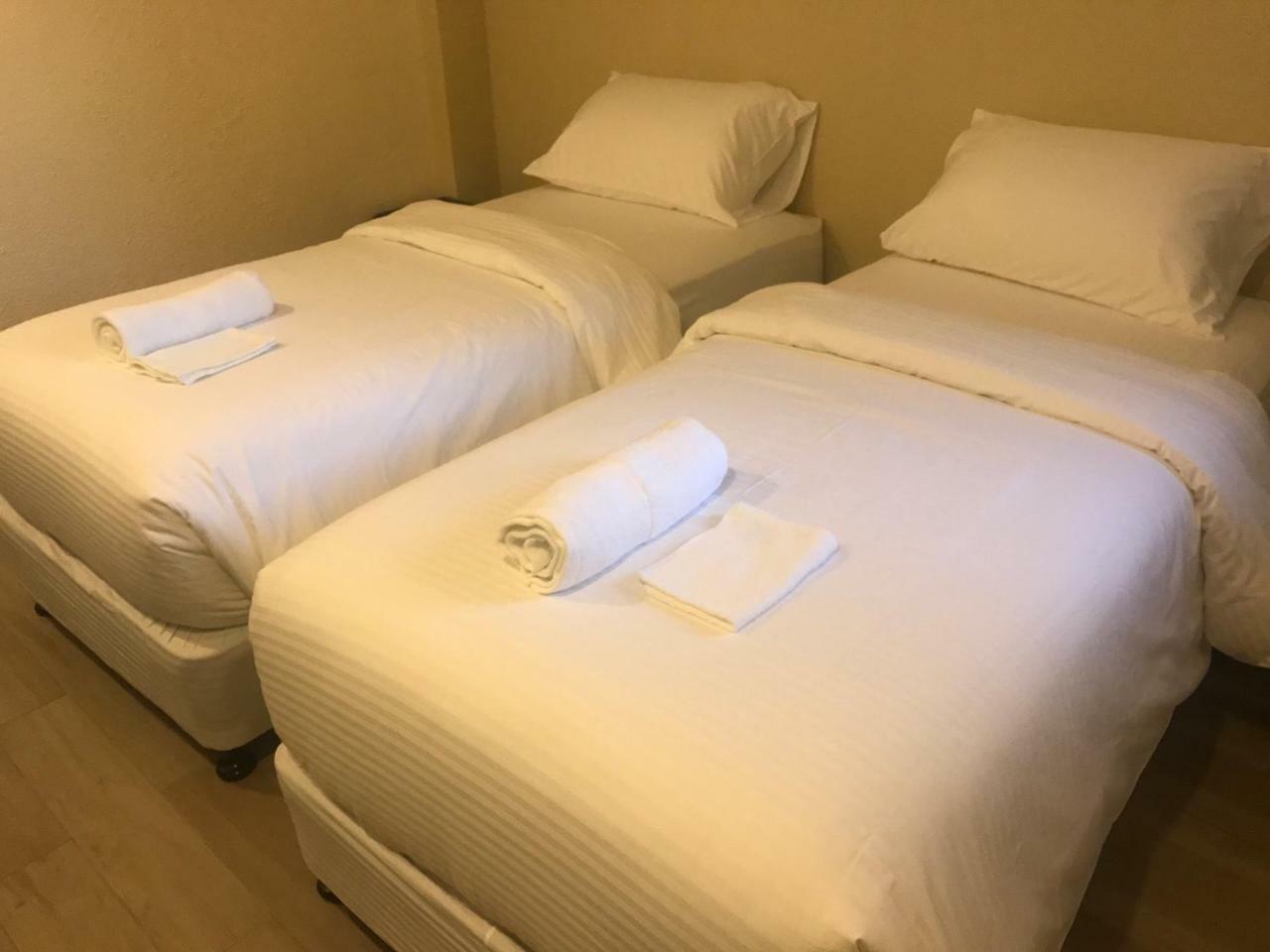 Babylon Oslob Coast Guesthouse Buitenkant foto