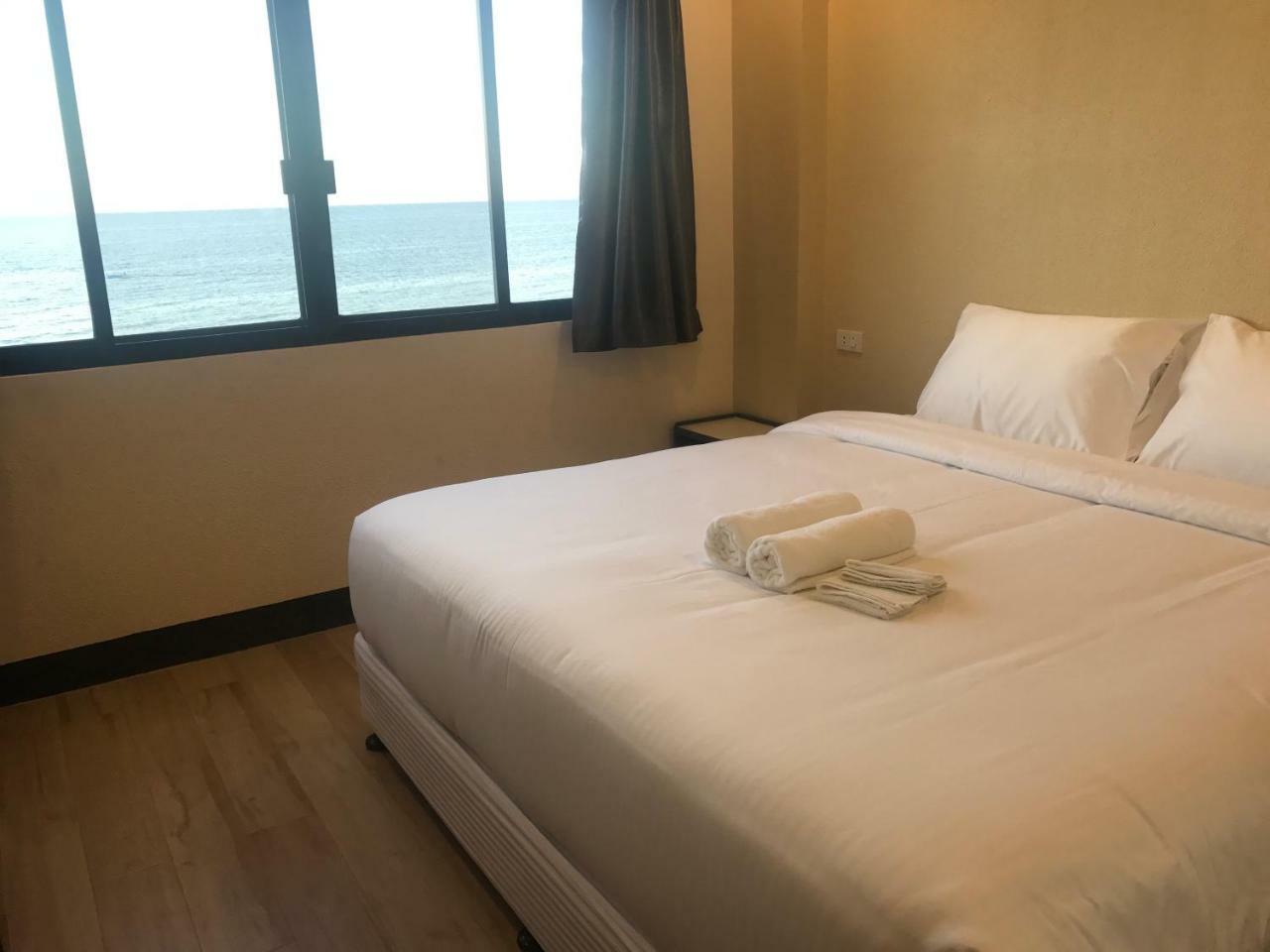 Babylon Oslob Coast Guesthouse Buitenkant foto