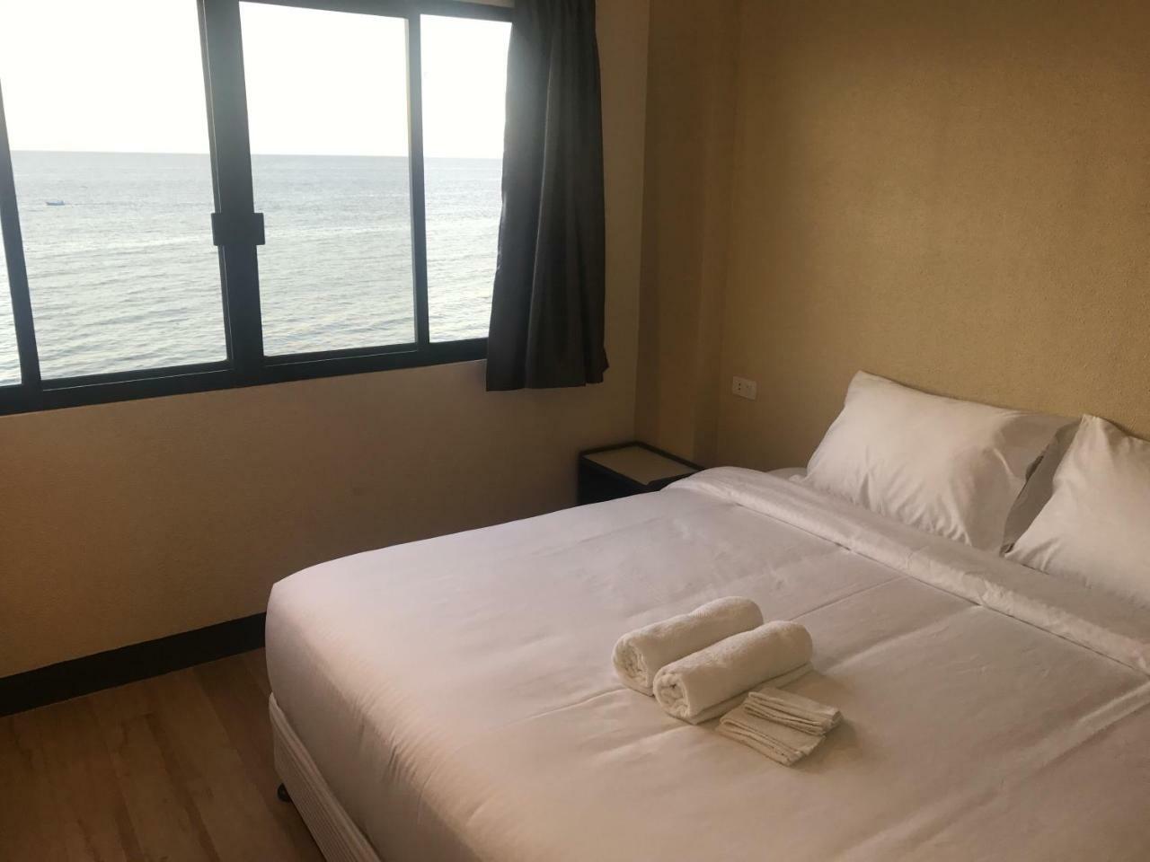 Babylon Oslob Coast Guesthouse Buitenkant foto