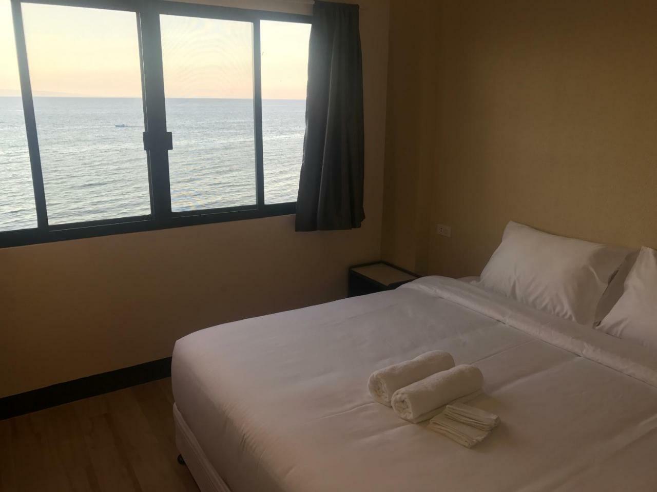 Babylon Oslob Coast Guesthouse Buitenkant foto